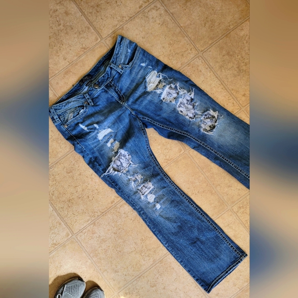 Silver "Tuesday" jeans distressed with lace accents size 18/ L33